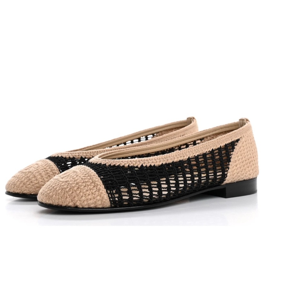 NIB CHANEL  REV Black &  Beige Raffia Cap Toe Ballerina  w/ Receipt